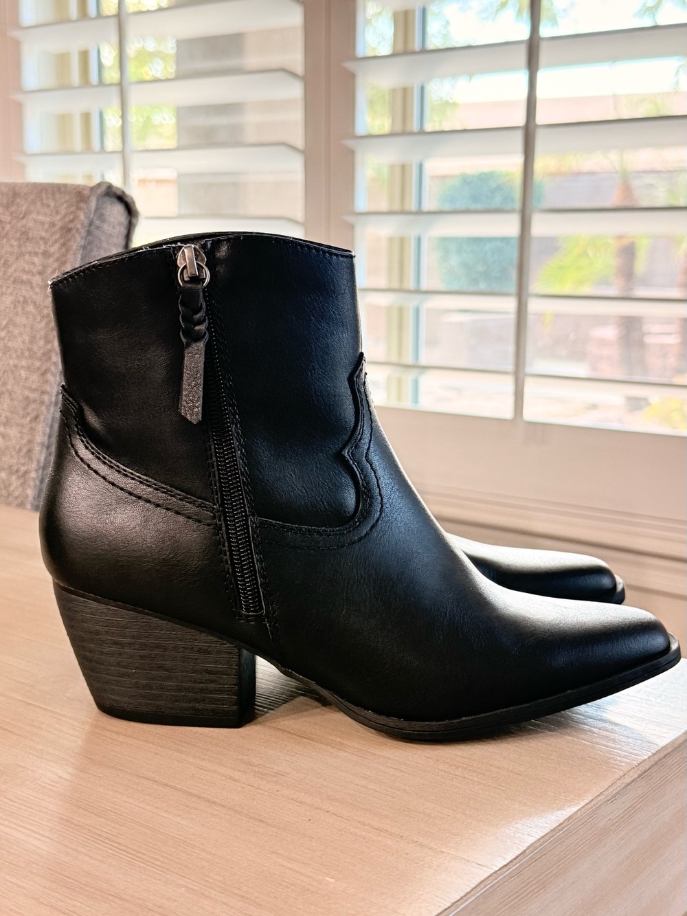 Frye and Co. Black "Savi" Western Ankle Booties – Size 8.5 M
